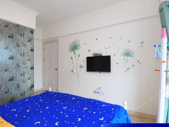 美景阳台独卫大床房