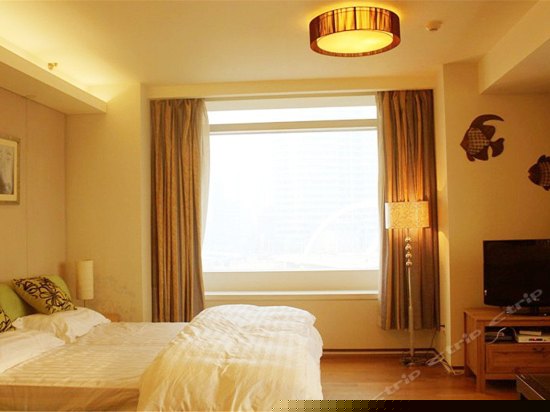 豪华河景大床房