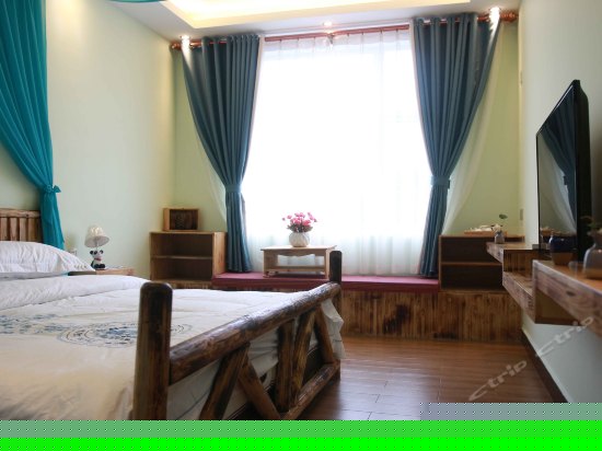 阳光蜜月大床房