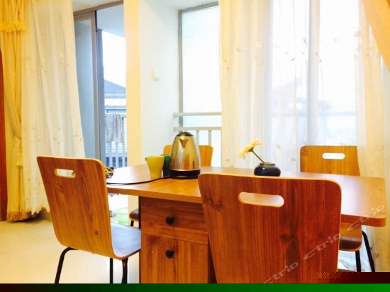 套房（两房一厅）