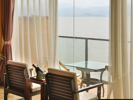 豪华海景蜜月套房