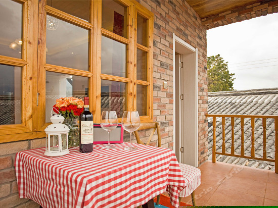 雪山蜜月观景房