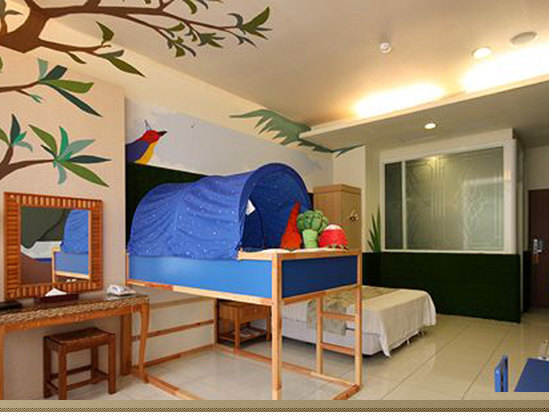 丛林水果野餐派对亲子主题三人房