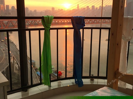 吉祥如意女生江景八人间