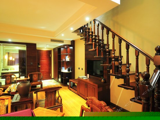 尊享豪华复式套房（双卫生间）