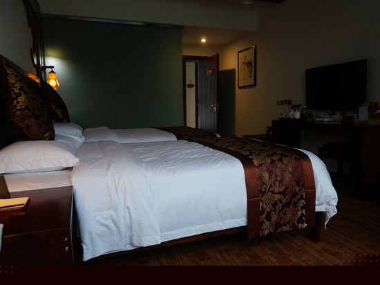 山景豪华大床房