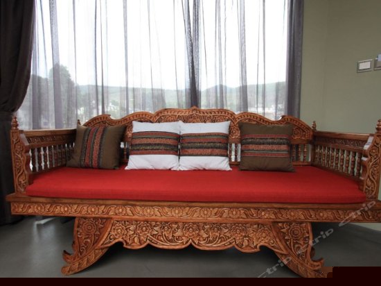 湖畔雪山全景房