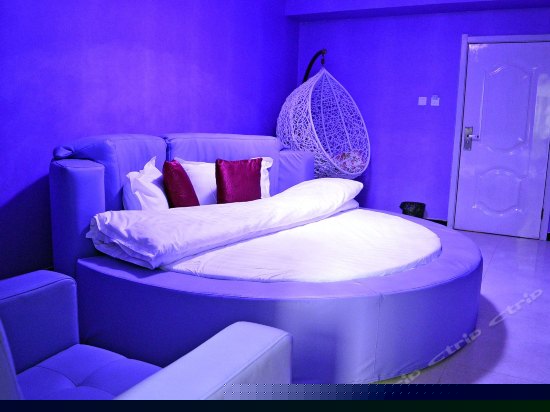 精品主题浪漫圆床房