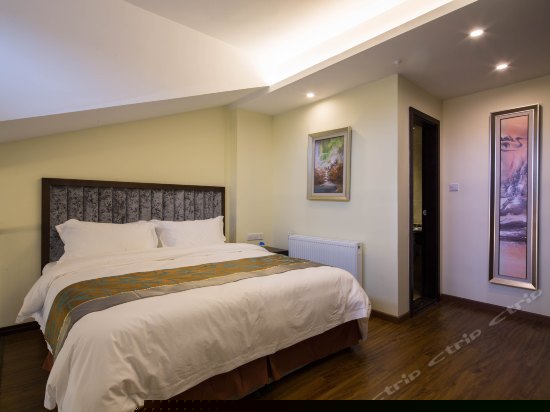 豪华山景家庭套房