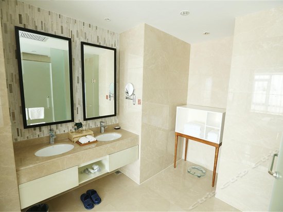 主题四人家庭套房