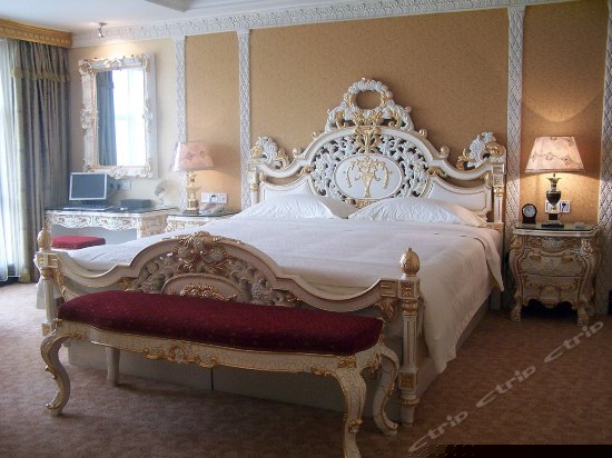 豪华大床房(凯旋宫)