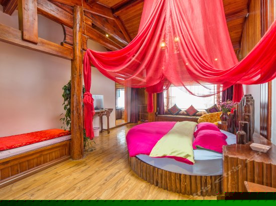 浪漫唯美圆床房