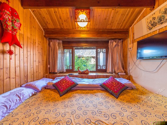 青稞蜜月大床房