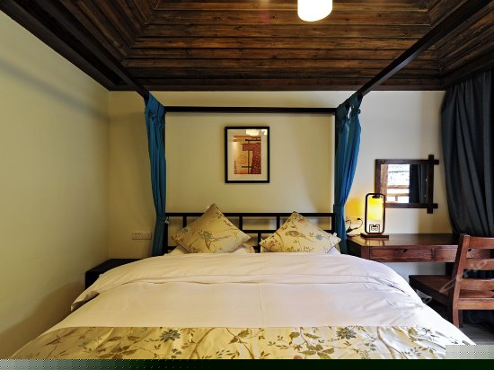 精品河景阳台大床房