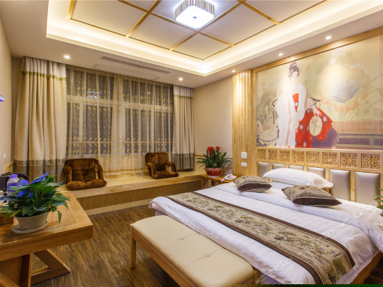 雅致临河大床房