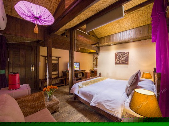 二楼天窗豪华大床房