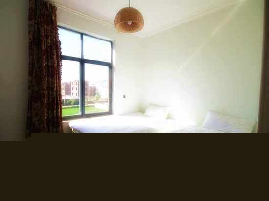 榻榻米床位两人间