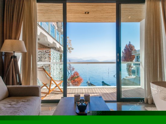 豪华海景家庭套房