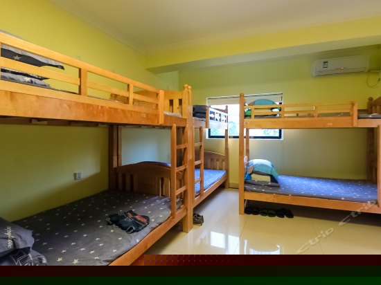 男生十人间（床位）