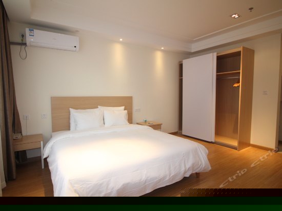 高级特大床优选商务房