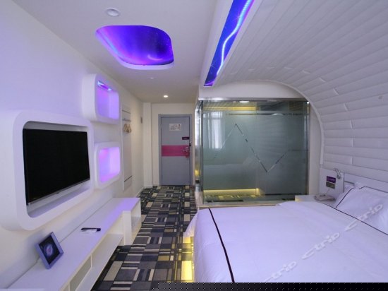 太空漫步（单）