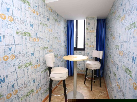 都市摩登大床观景房