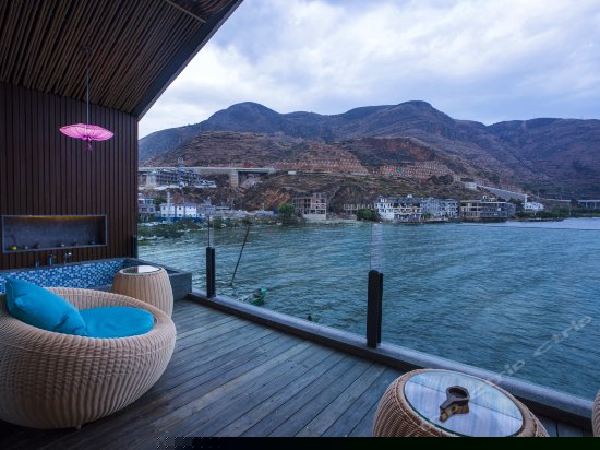 浪漫豪华海景大床房