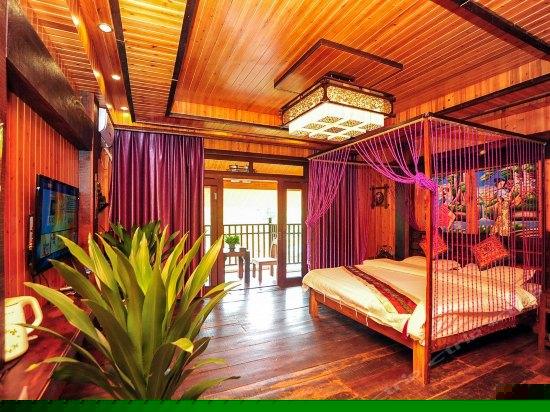 豪华风情大床房