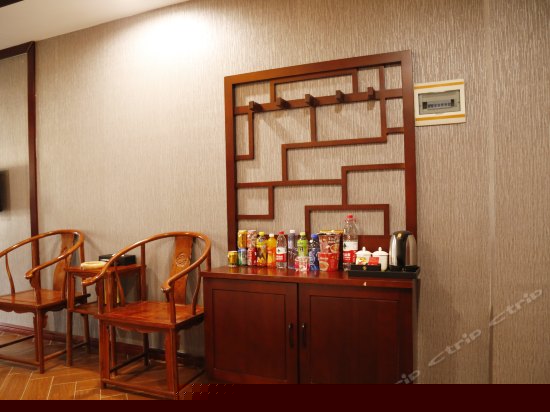 豪华四人双床间