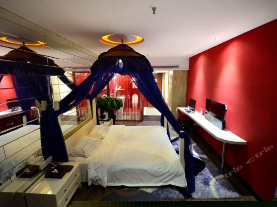 温馨浪漫主题房