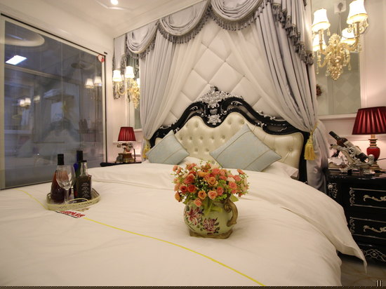 豪华宫廷大床房