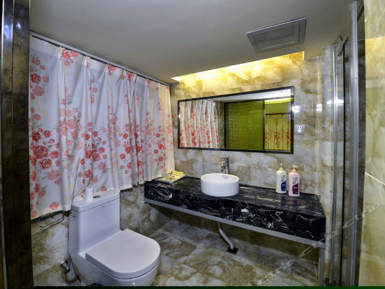 花园江景露台蜜月大床房