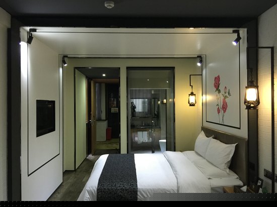 都市风情大床房