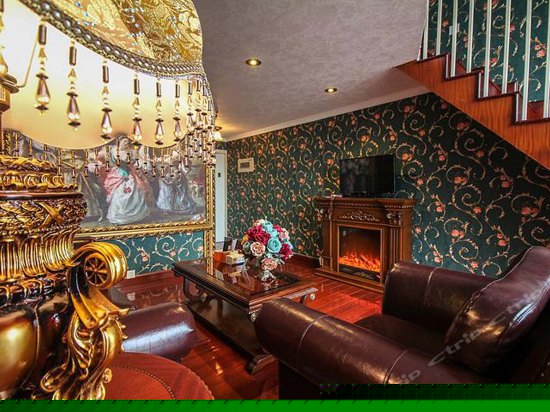 欧式复古跃层大床房