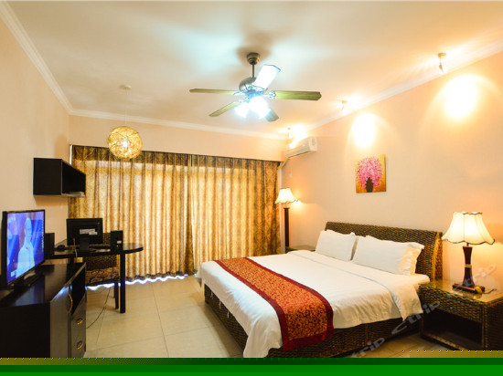 高级海景电脑大床房