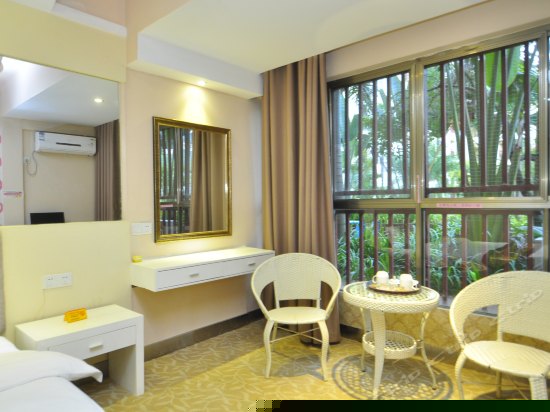 花园豪华大床房