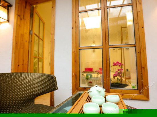 樱花飞扬（带两个私享花园）