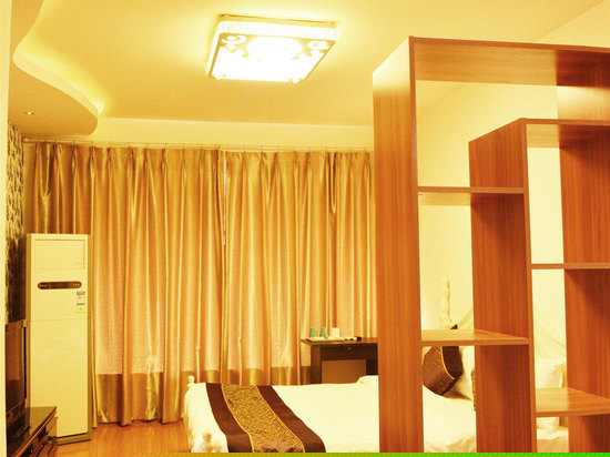 时尚园景家庭套房