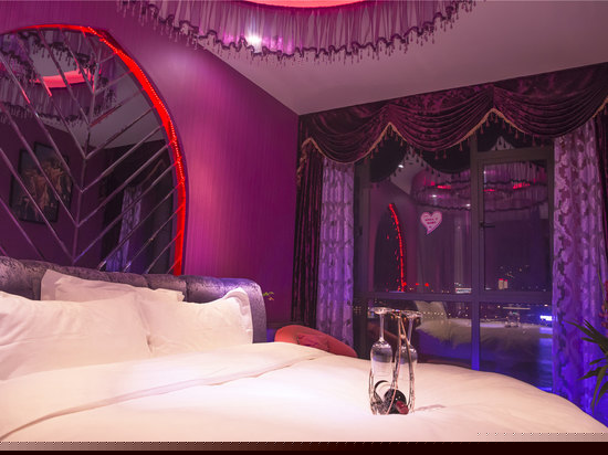 情侣主题房