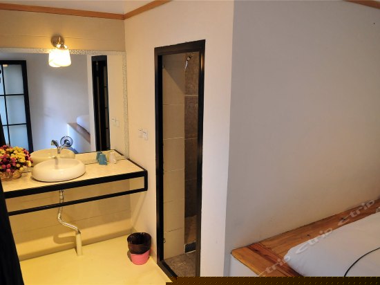 一楼半夏大床房