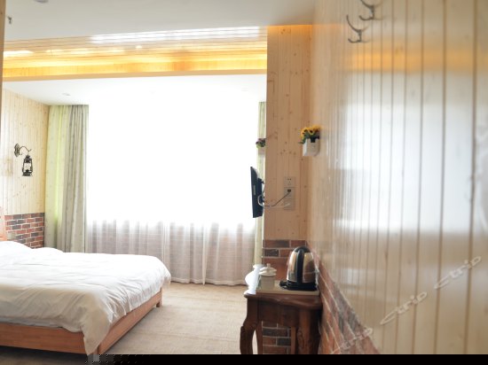 温馨情侣主题大床房