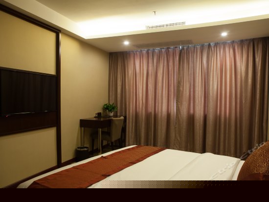 尊享豪华大床房