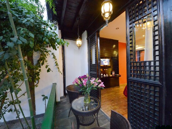 阳光精致大床房