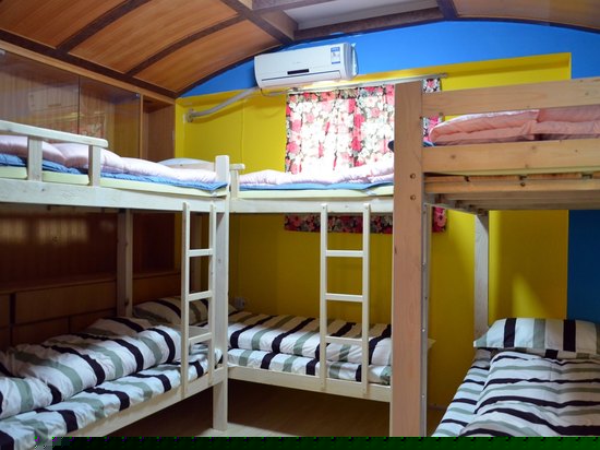 男生六人房（床位房）