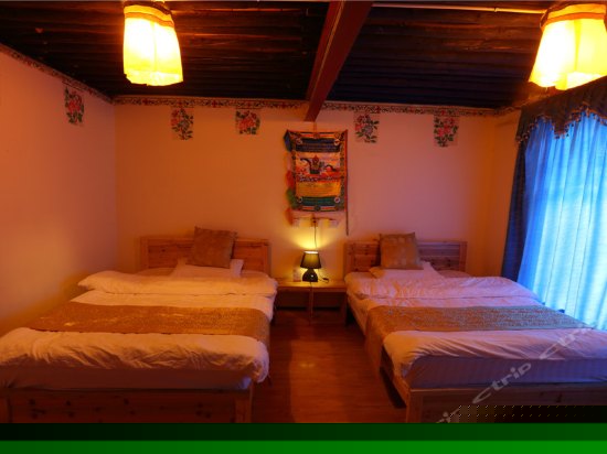 藏式豪华家庭房