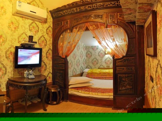 豪华绣楼龙凤床