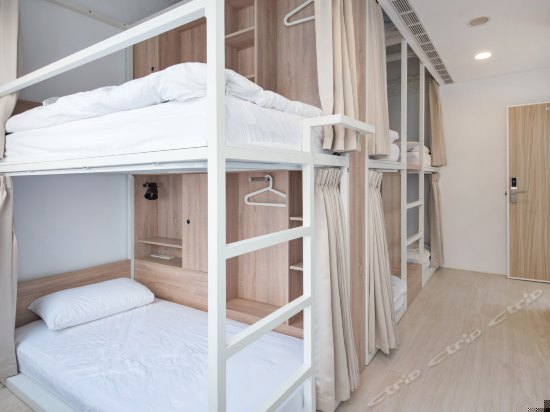 六人宿舍（床位房）