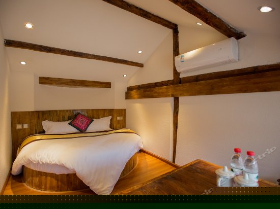 二楼豪华圆床房