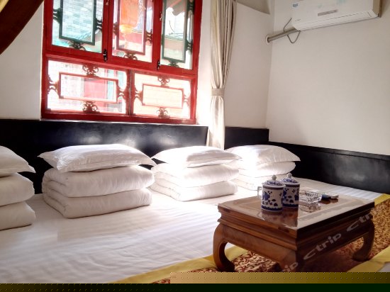 豪华龙凤土炕四人间