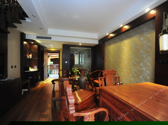 尊享豪华复式套房（双卫生间）